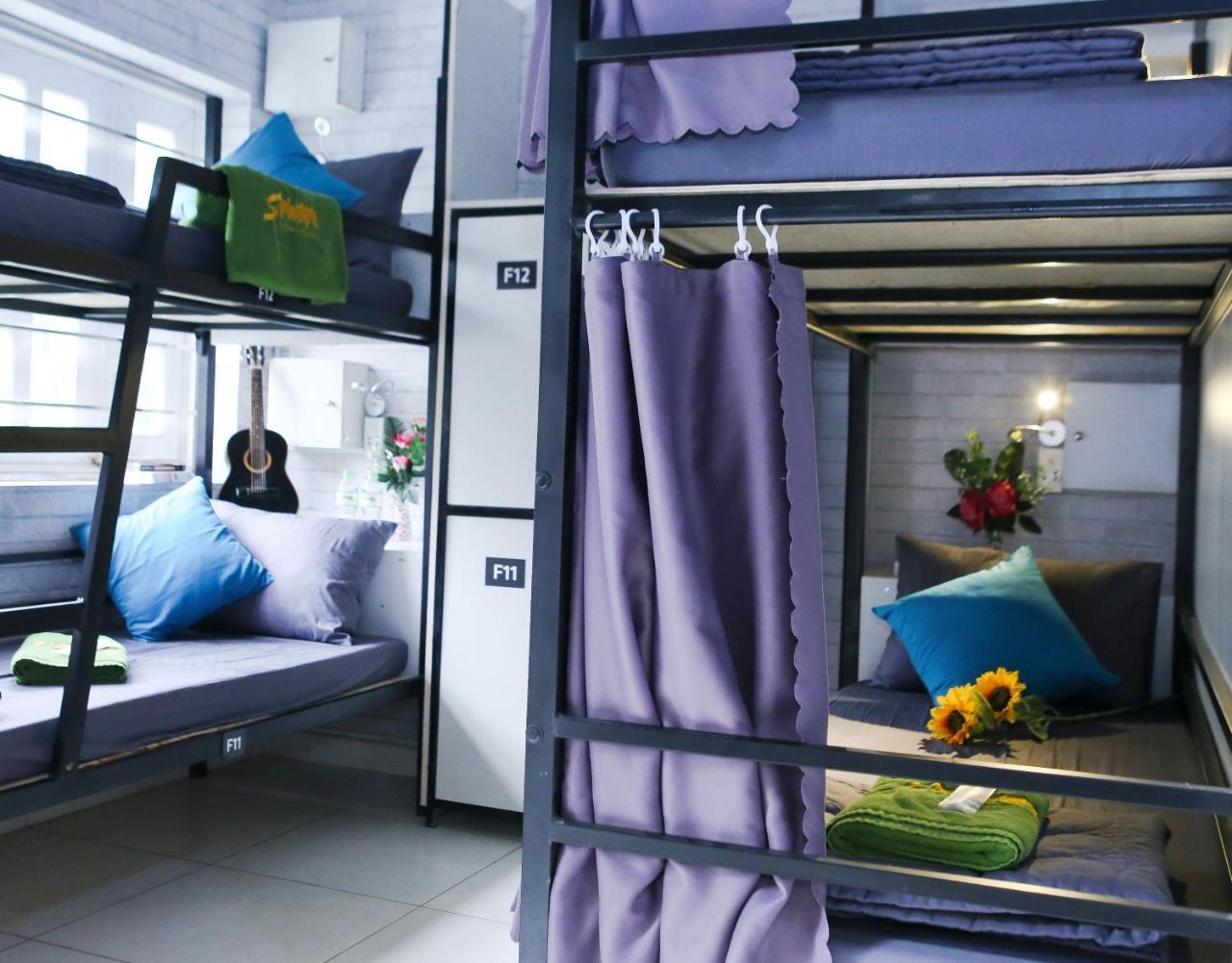 S Phuot Airport Hostel Хошимін Екстер'єр фото