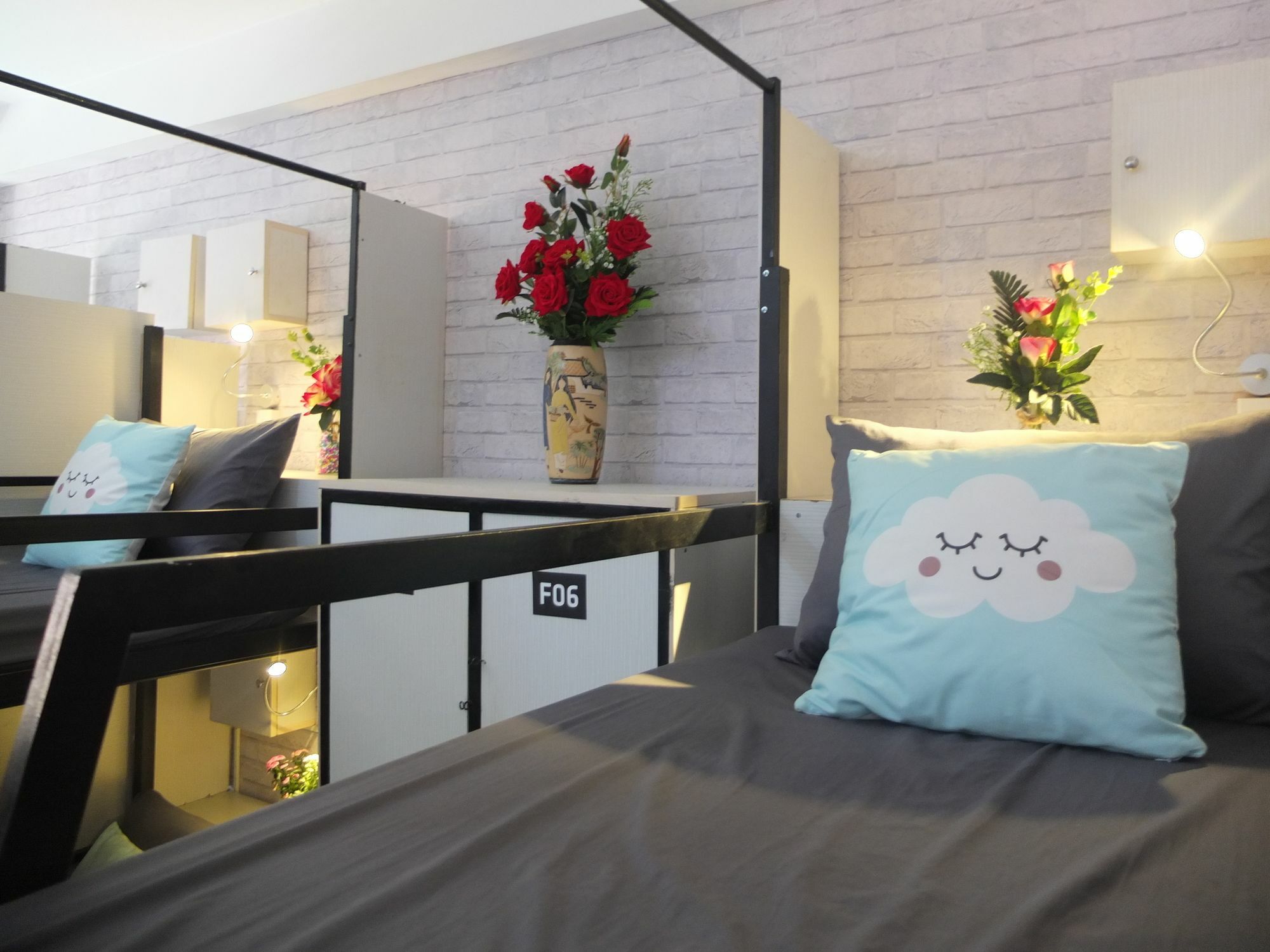 S Phuot Airport Hostel Хошимін Екстер'єр фото