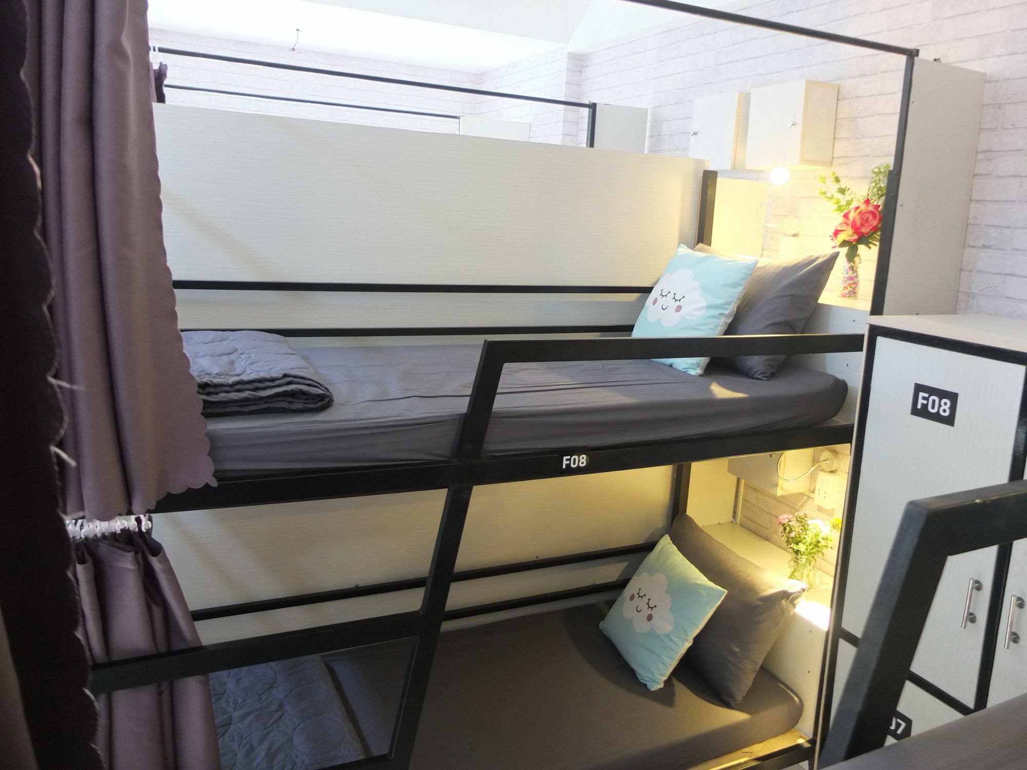 S Phuot Airport Hostel Хошимін Екстер'єр фото